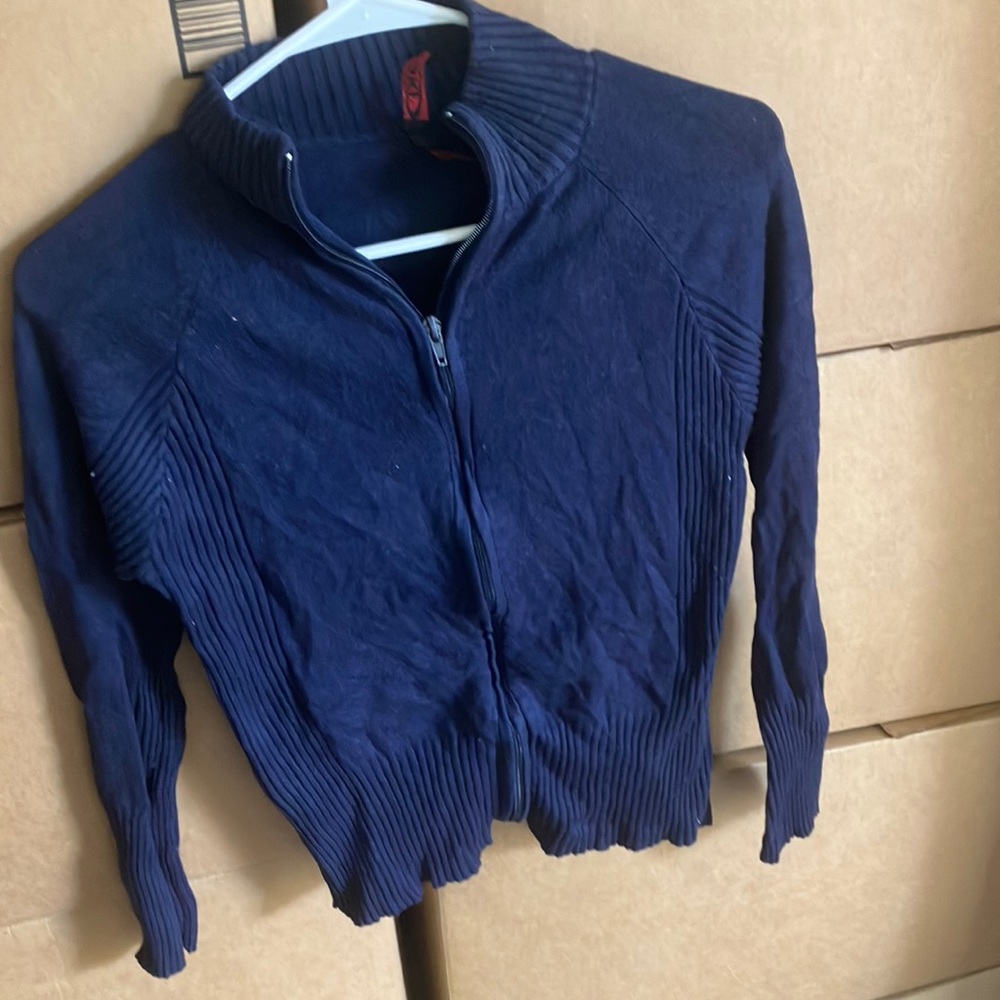 FINAL MARKDOWN Yoki zip front sweater medium